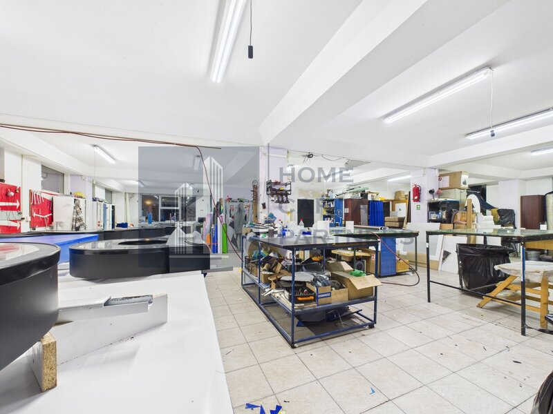 Spatiu comercial 726 mp  ideal pentru productie, birouri sau showroom